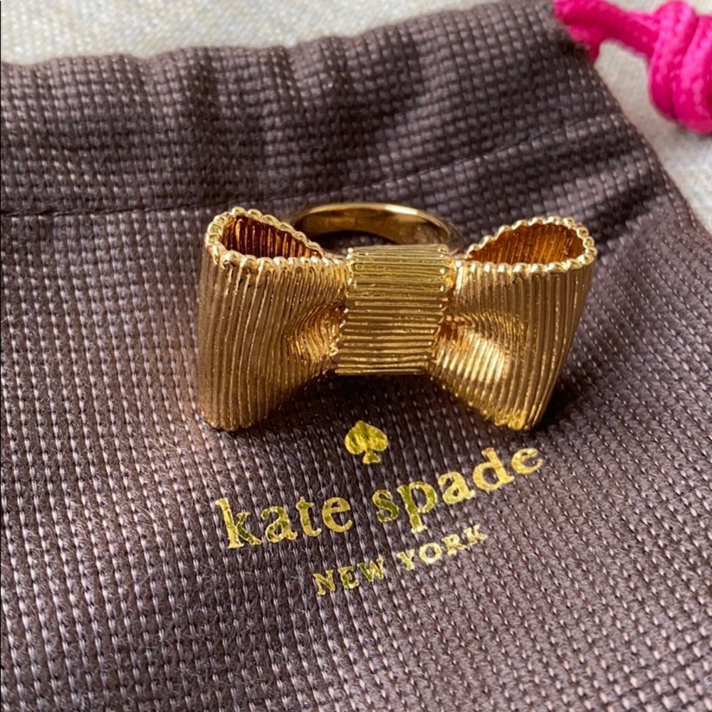 Kate spade large bow gold cocktail ring sz 6